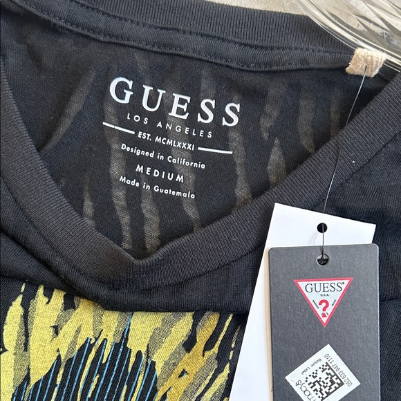 Guess Men's Multicolor Zigzag Tee NWT Sz medium short sleeve casual colorful - Picture 7 of 8